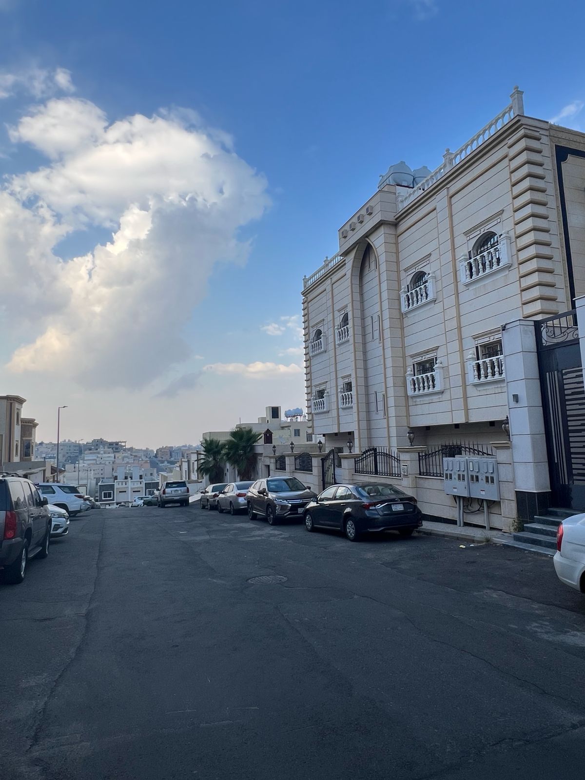 عمارة سكنية بحي الهيام