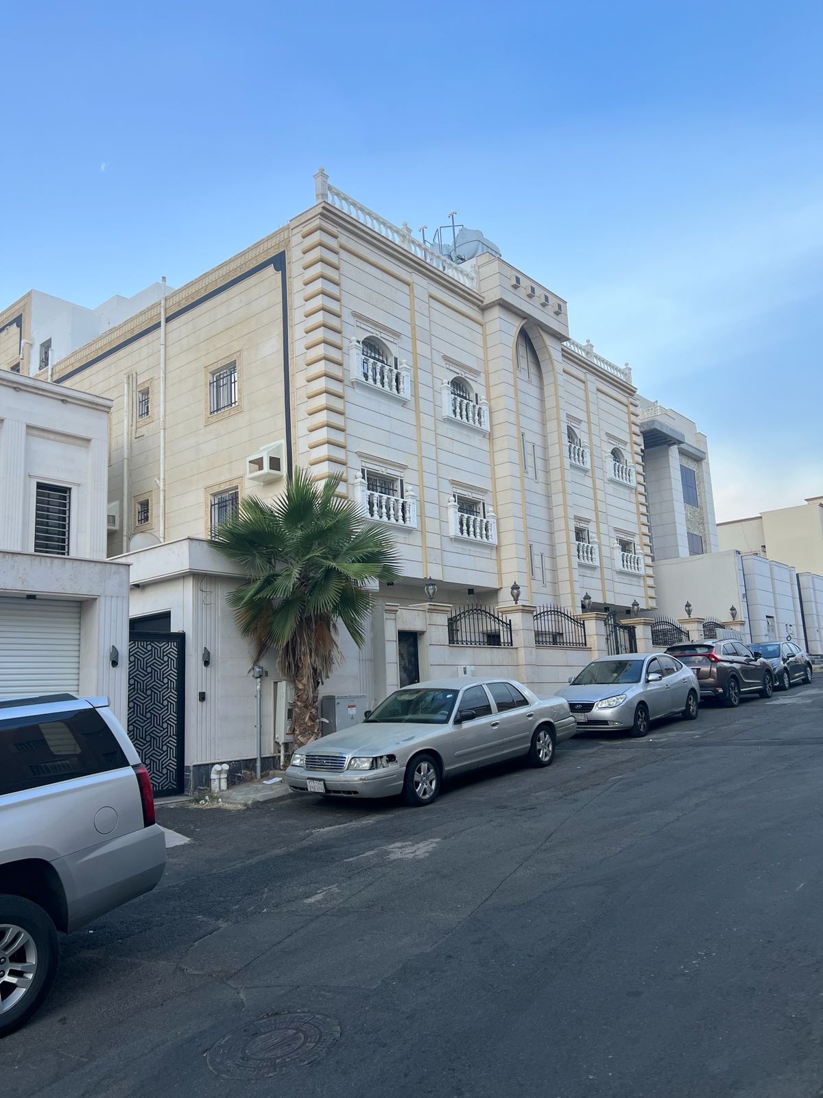 عمارة سكنية بحي الهيام